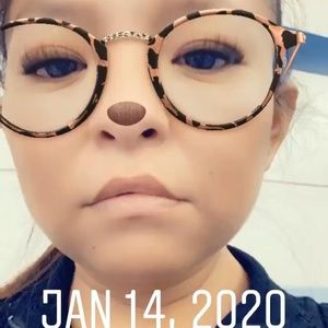 Meet your Posher, Laura